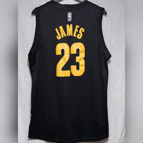 Lebron James Jersey - Size Men's L (Large) - Picture 4 of 6